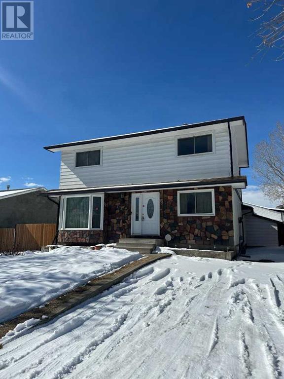 Single Family House for Sale in  whiteview Close NE Whitehorn Calgary 