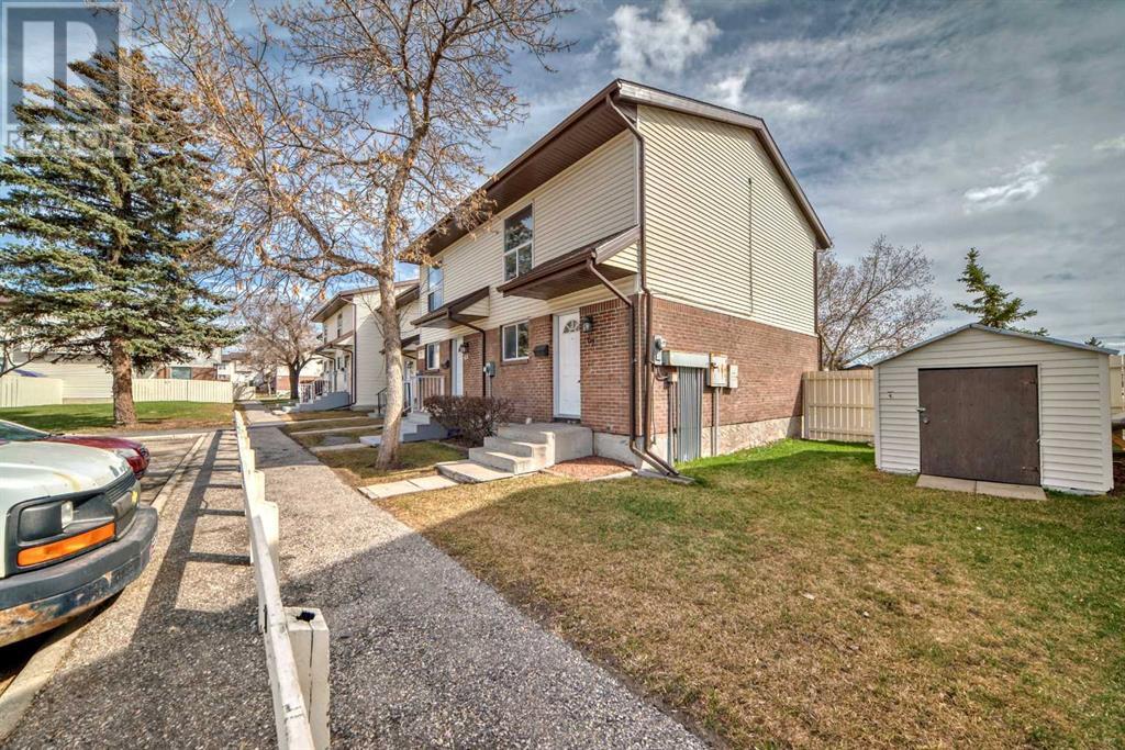 Single Family House for Sale in   WHITNEL Court NE Whitehorn Calgary 