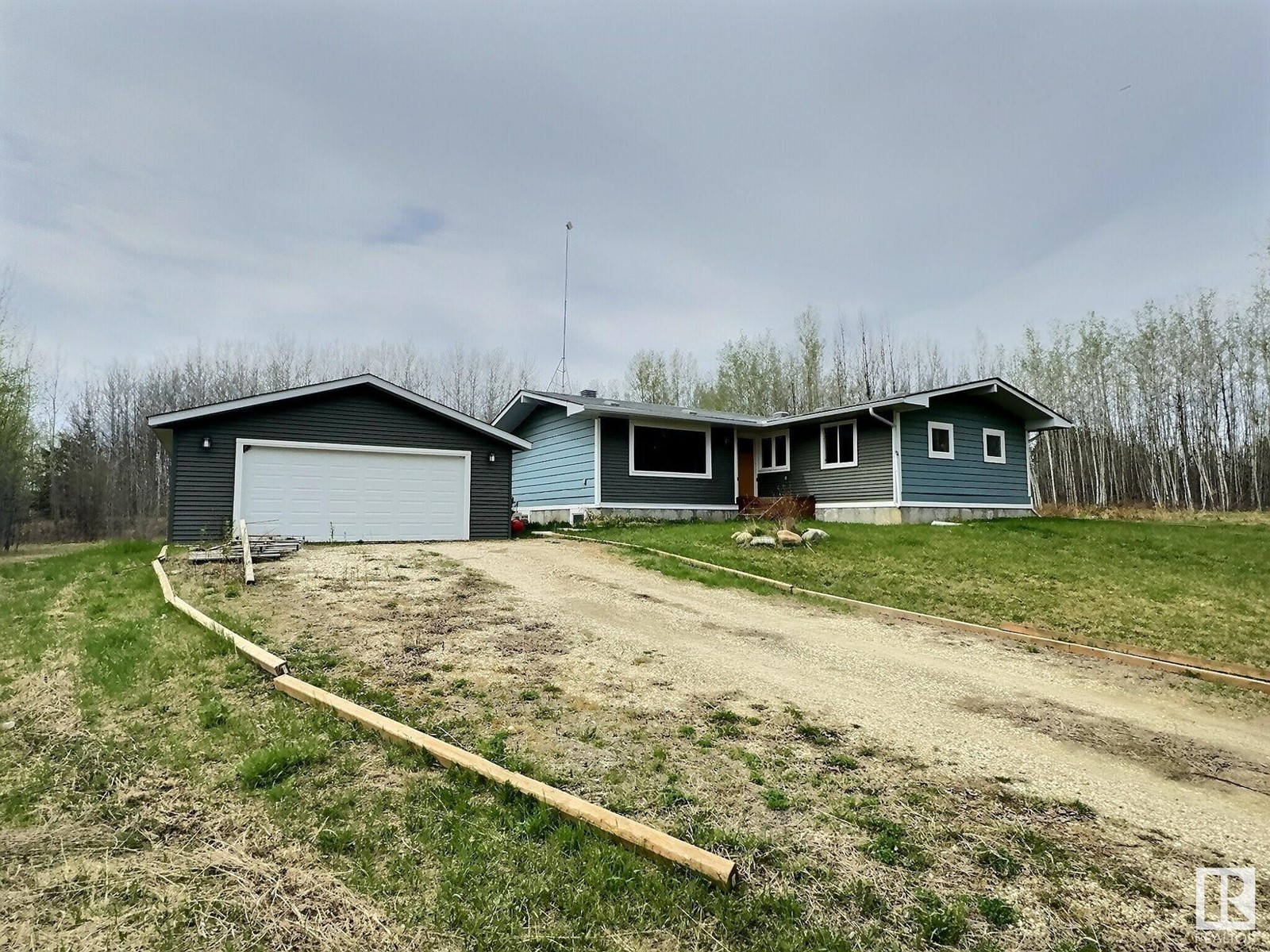 3 Bedroom Residential Home For Sale | 37 3521 Twp Rd 542 | Rural Lac Ste Anne County | T0E0A0