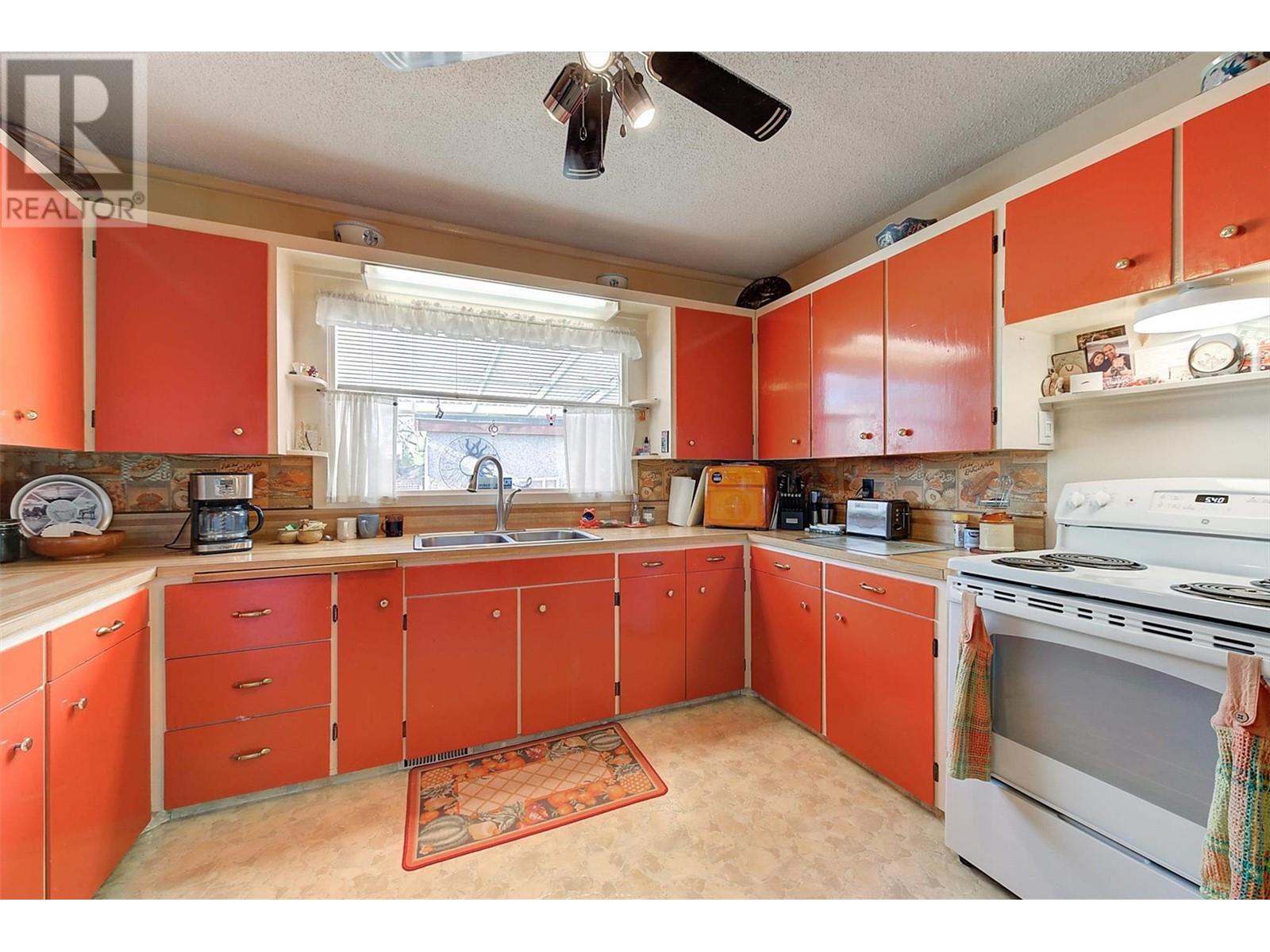  540 Patterson Avenue, Kelowna
