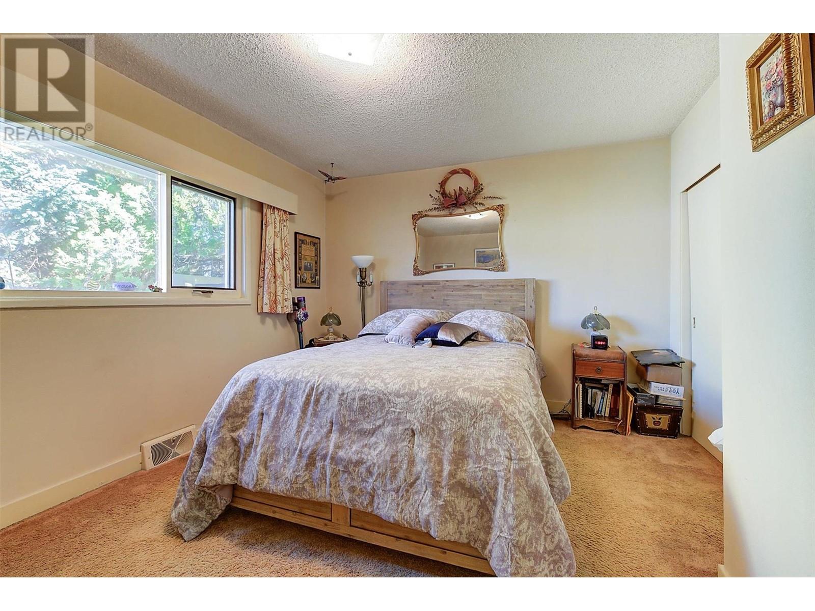  540 Patterson Avenue, Kelowna
