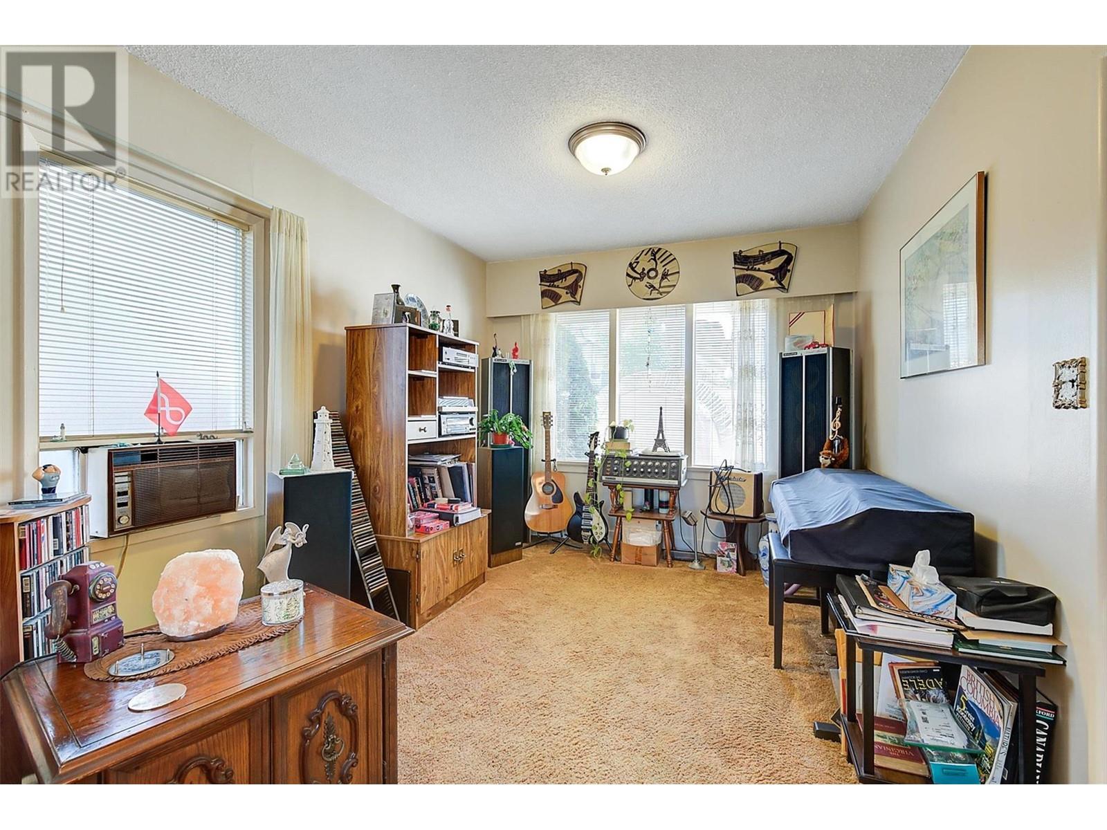  540 Patterson Avenue, Kelowna