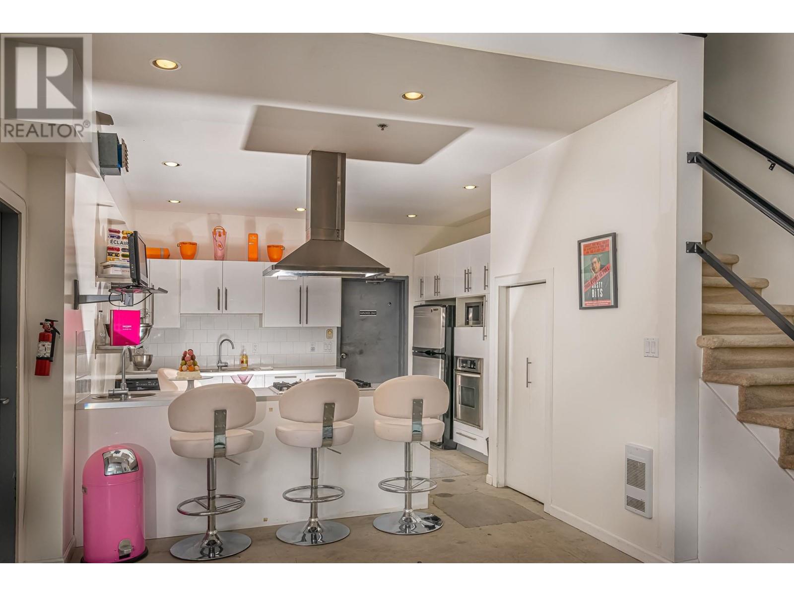 209 7188 Progress Way, Delta