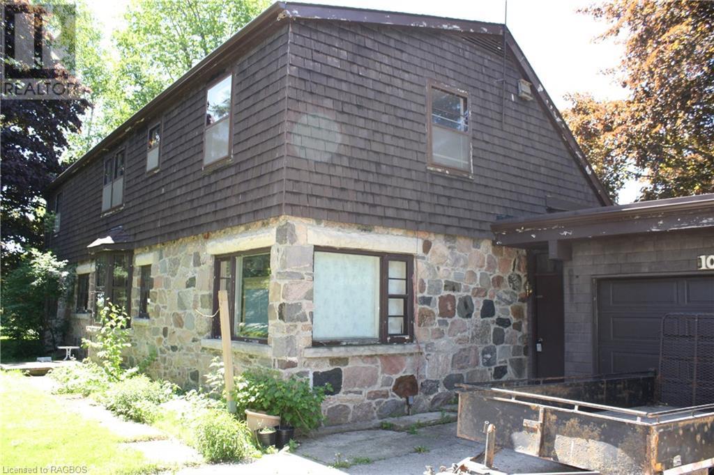 100 Queen Street, Markdale