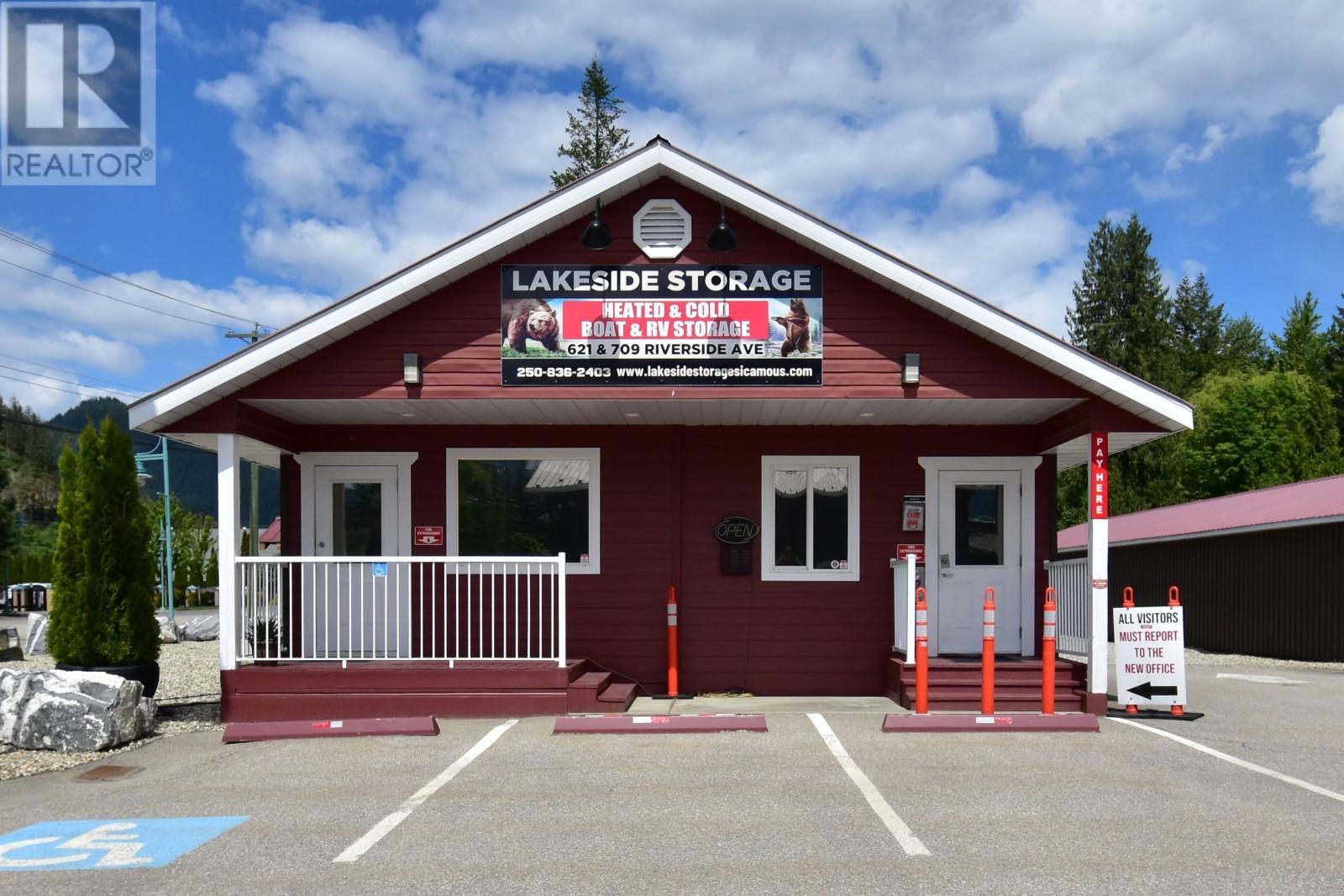 621 & 709 Riverside Avenue, Sicamous