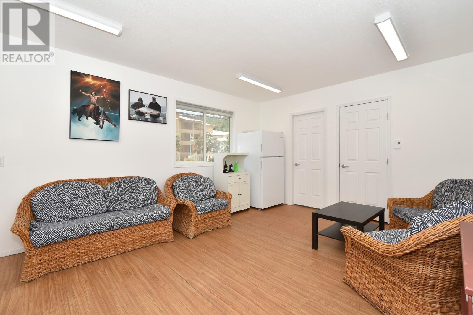 621 & 709 Riverside Avenue, Sicamous