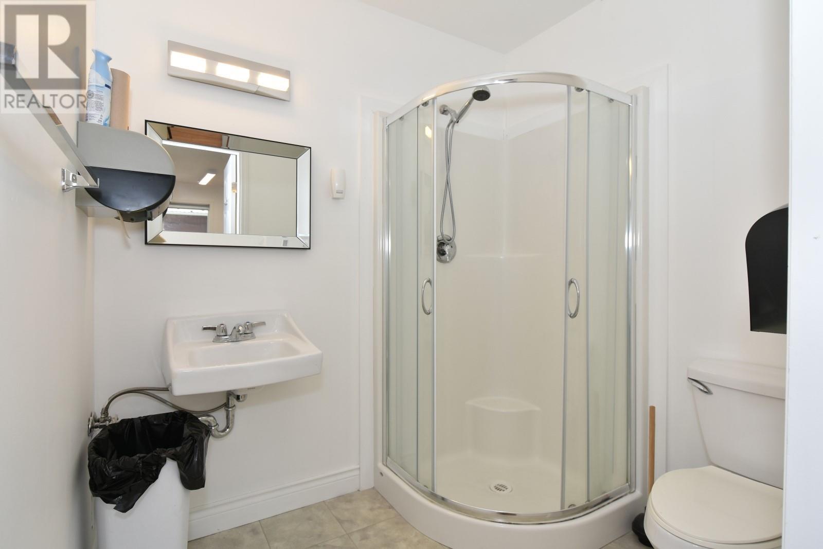 621 & 709 Riverside Avenue, Sicamous
