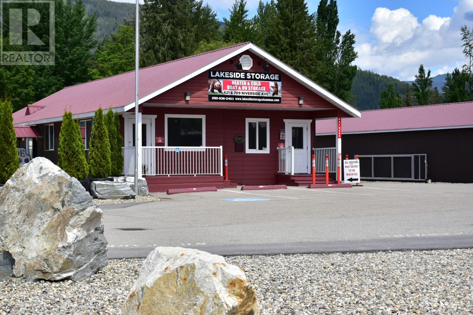 621 & 709 Riverside Avenue, Sicamous