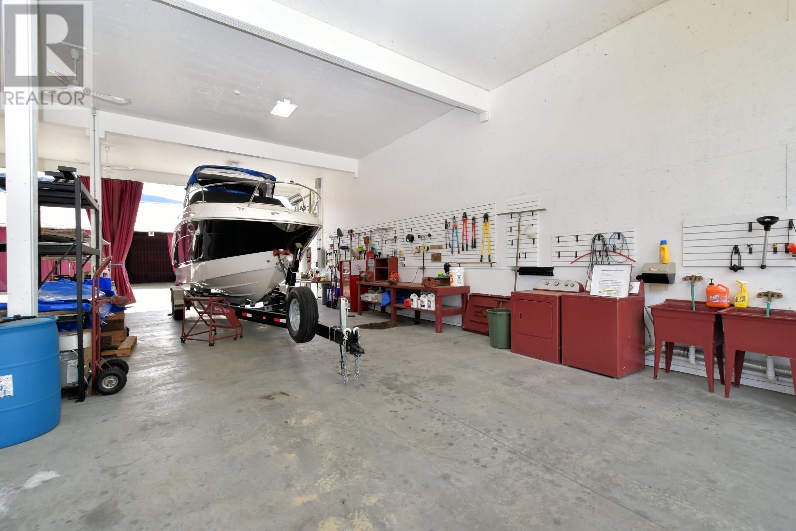 621 & 709 Riverside Avenue, Sicamous