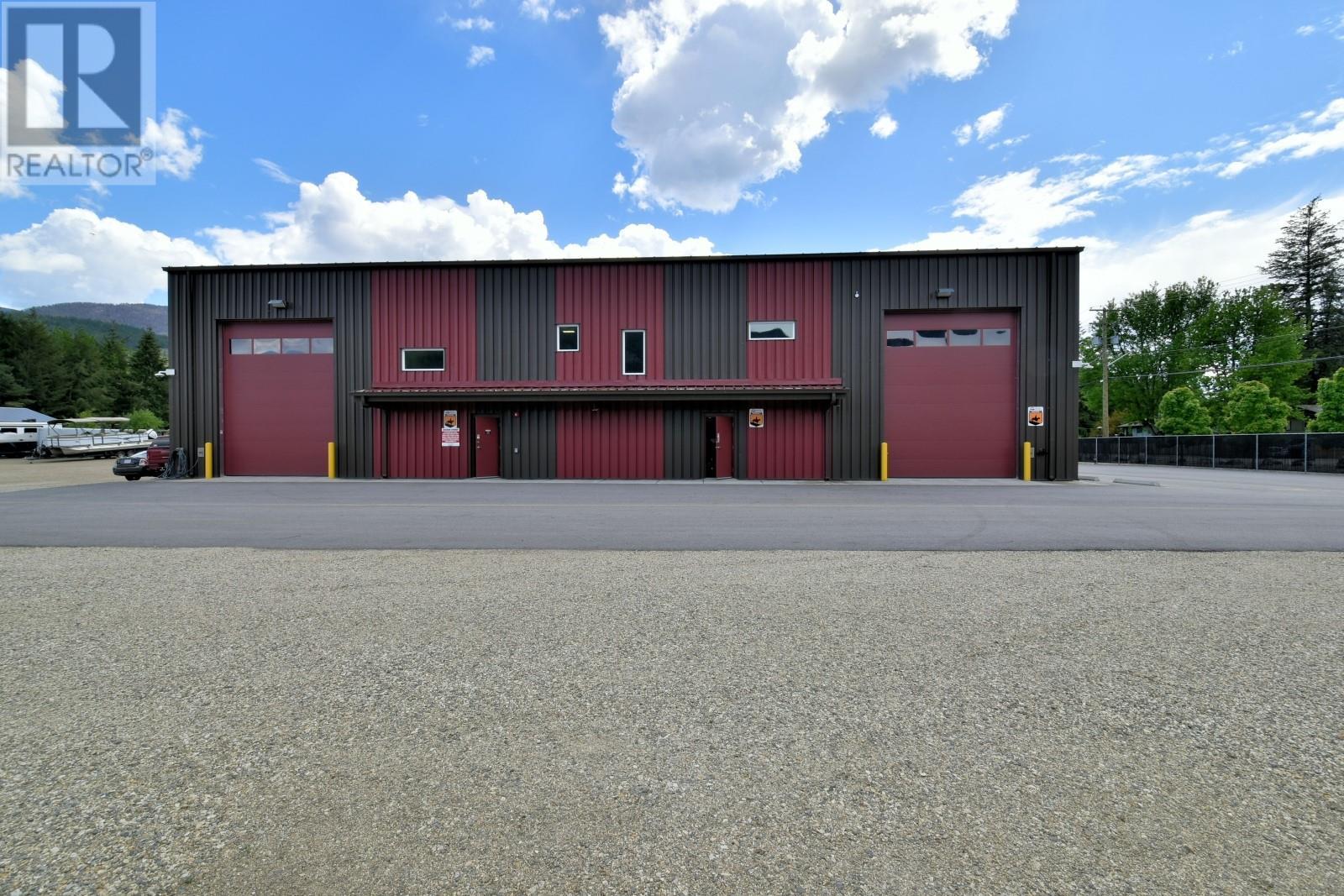 621 & 709 Riverside Avenue, Sicamous