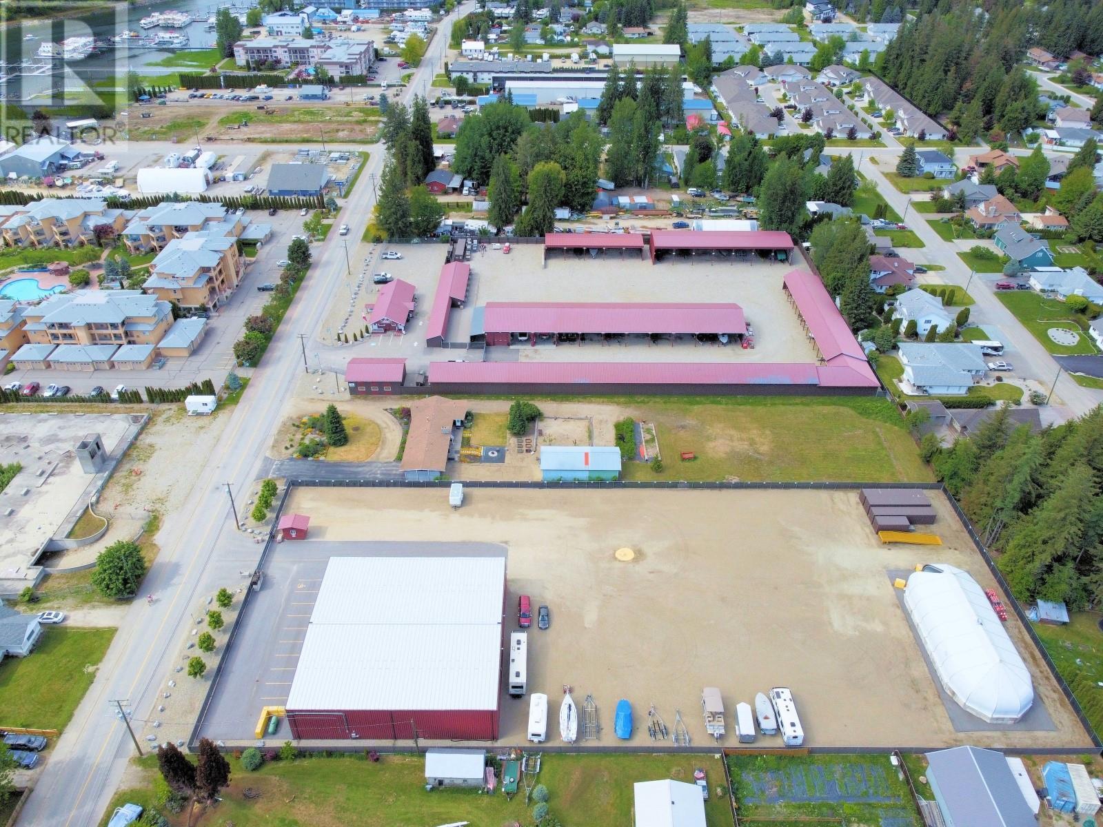 621 & 709 Riverside Avenue, Sicamous