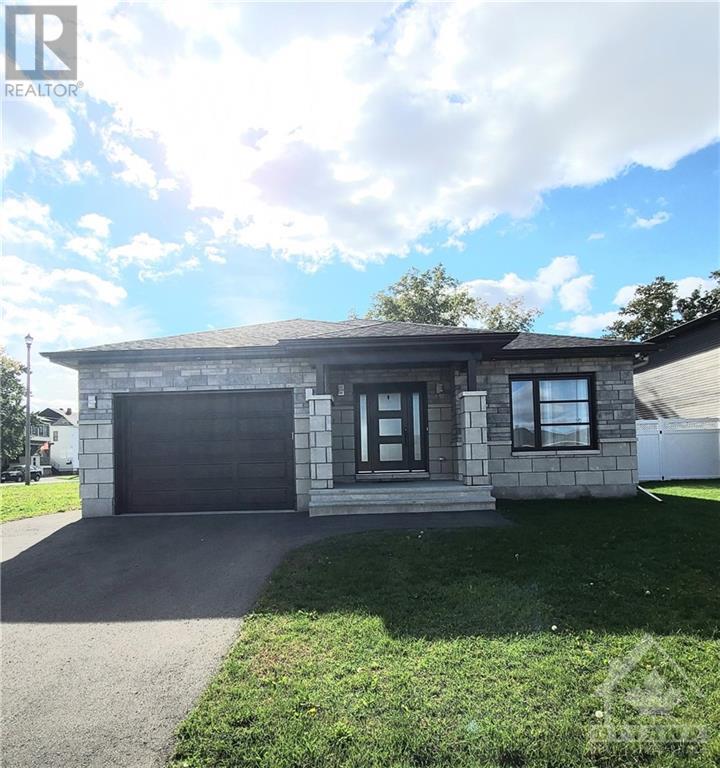 1401 Caroline Court, Cornwall