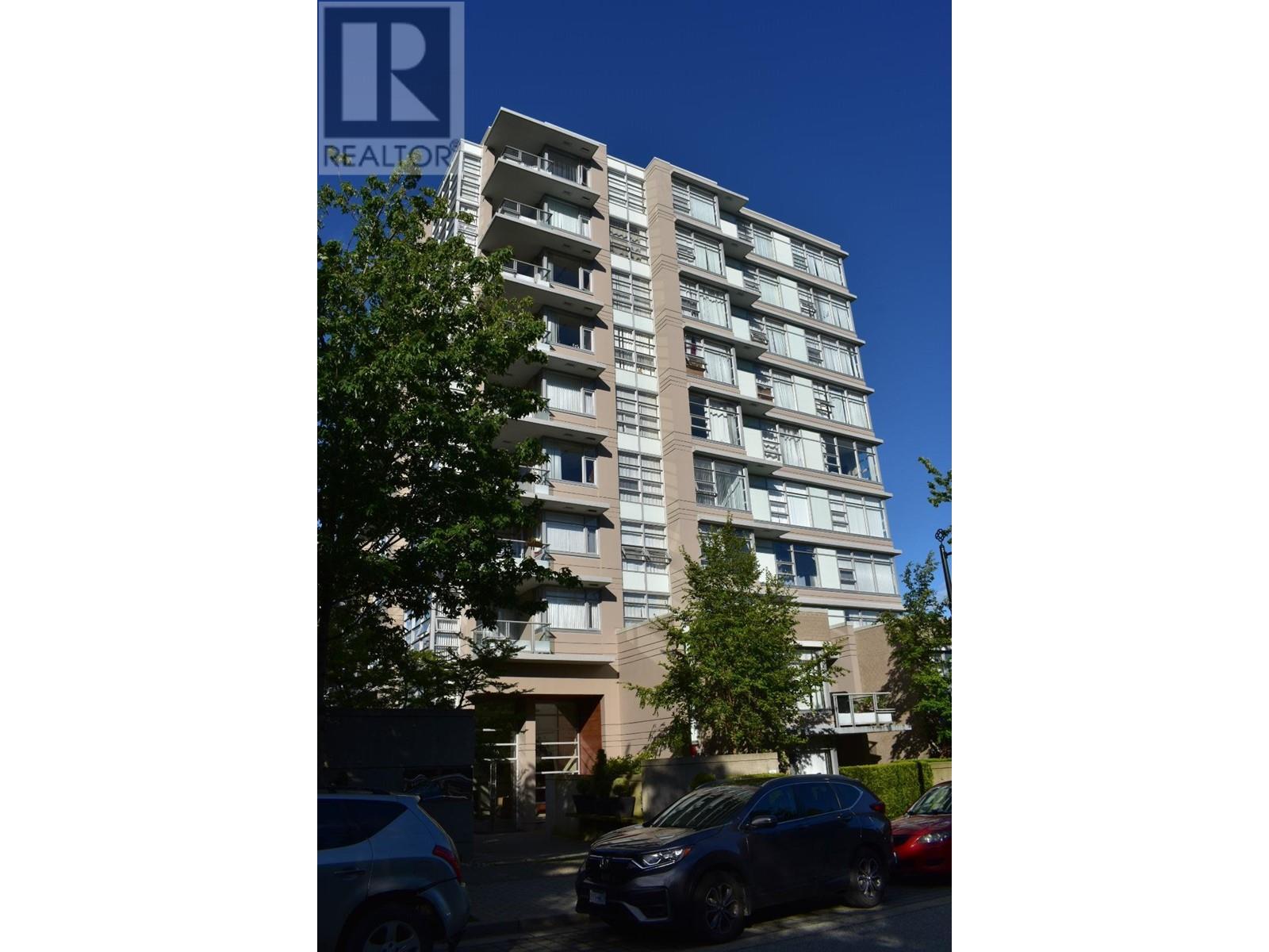 605 9266 University Crescent, Burnaby