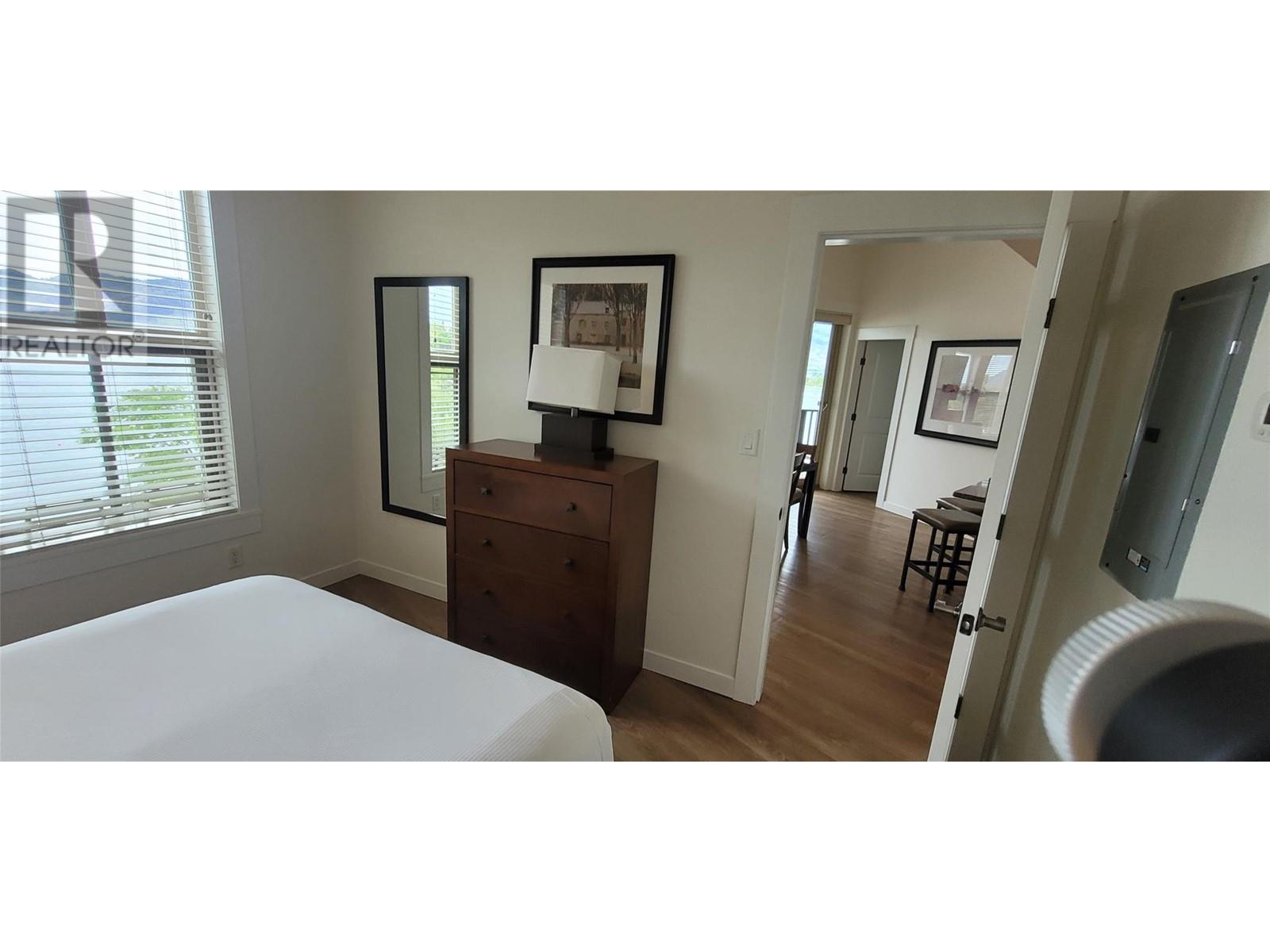 #316 4200 Lakeshore Drive - 33