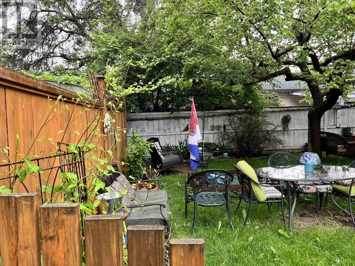 864 Lawson Avenue - 14