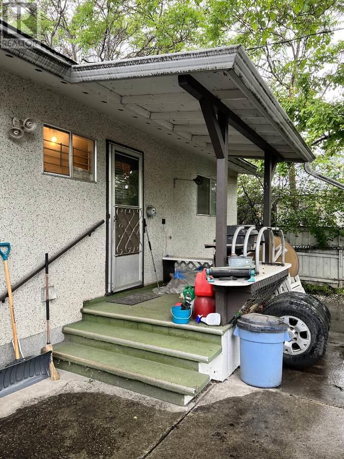 864 Lawson Avenue - 20
