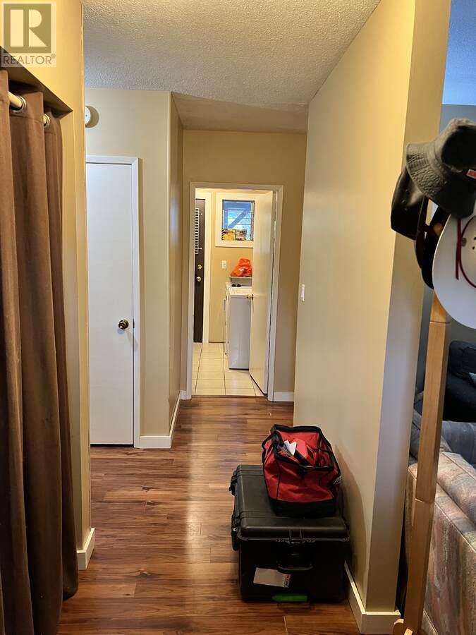 864 Lawson Avenue - 25