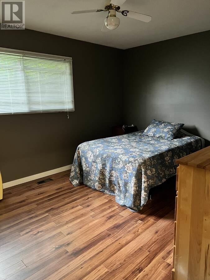 864 Lawson Avenue - 27