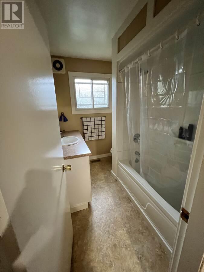 864 Lawson Avenue - 29