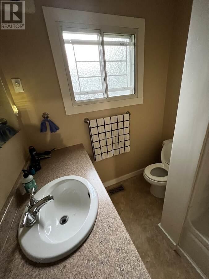 864 Lawson Avenue - 30