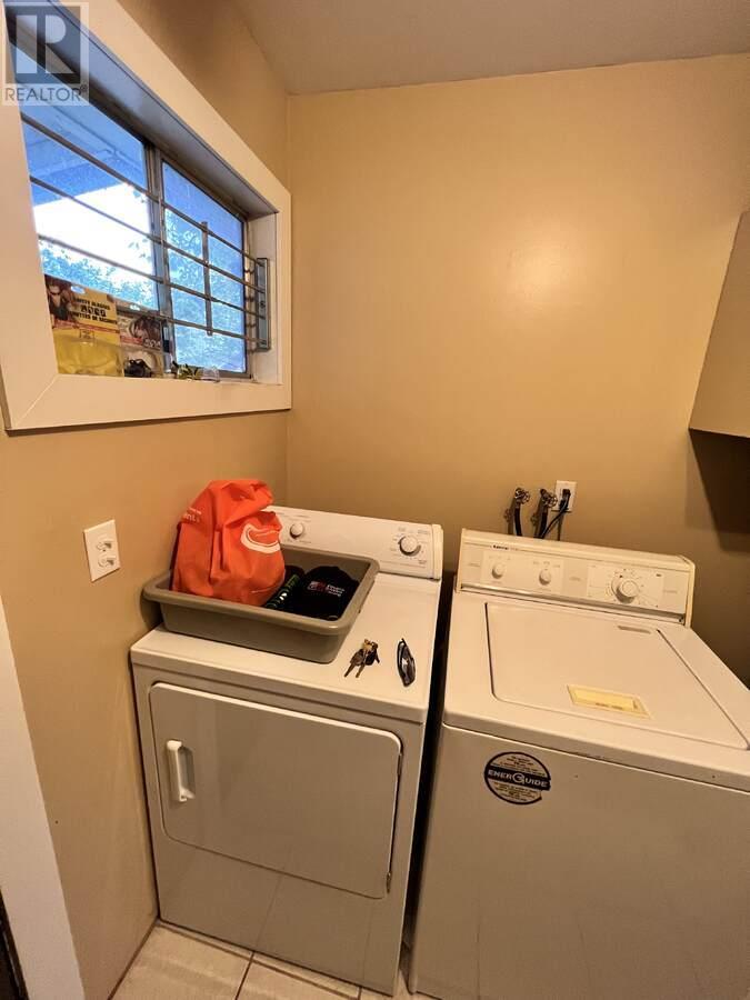  864 Lawson Avenue, Kelowna