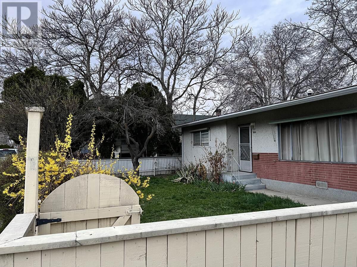  864 Lawson Avenue, Kelowna
