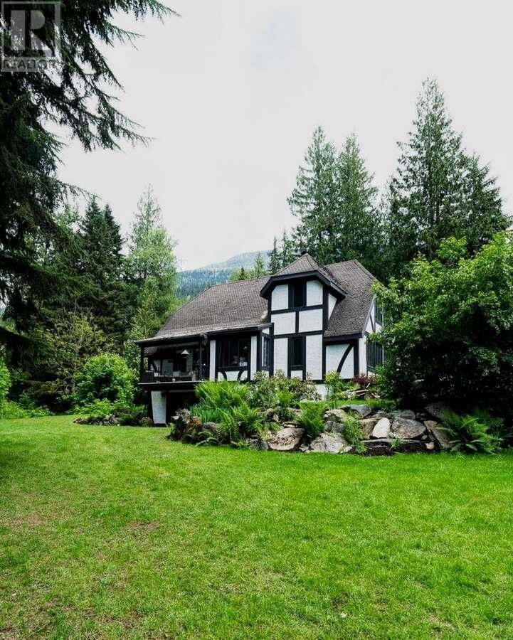 3025 Camozzi Road, Revelstoke
