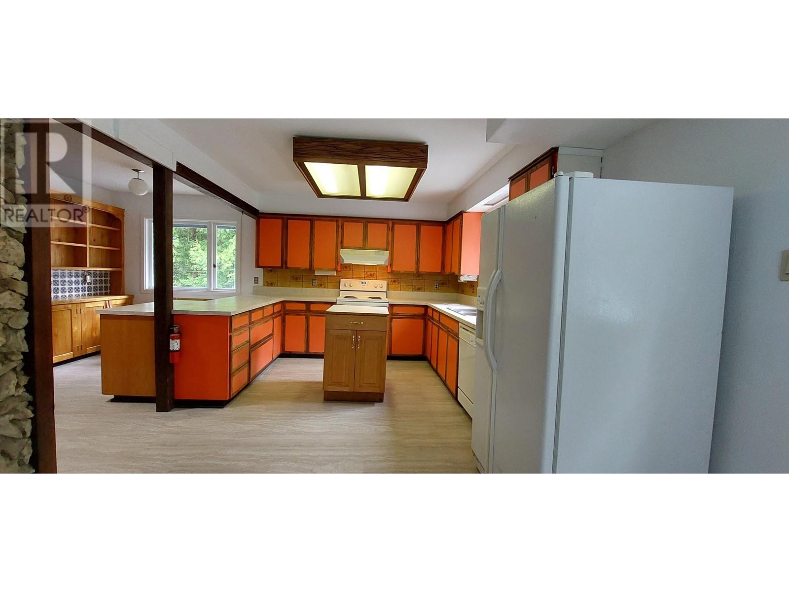1290 MACKENZIE 20 HIGHWAY, Bella Coola