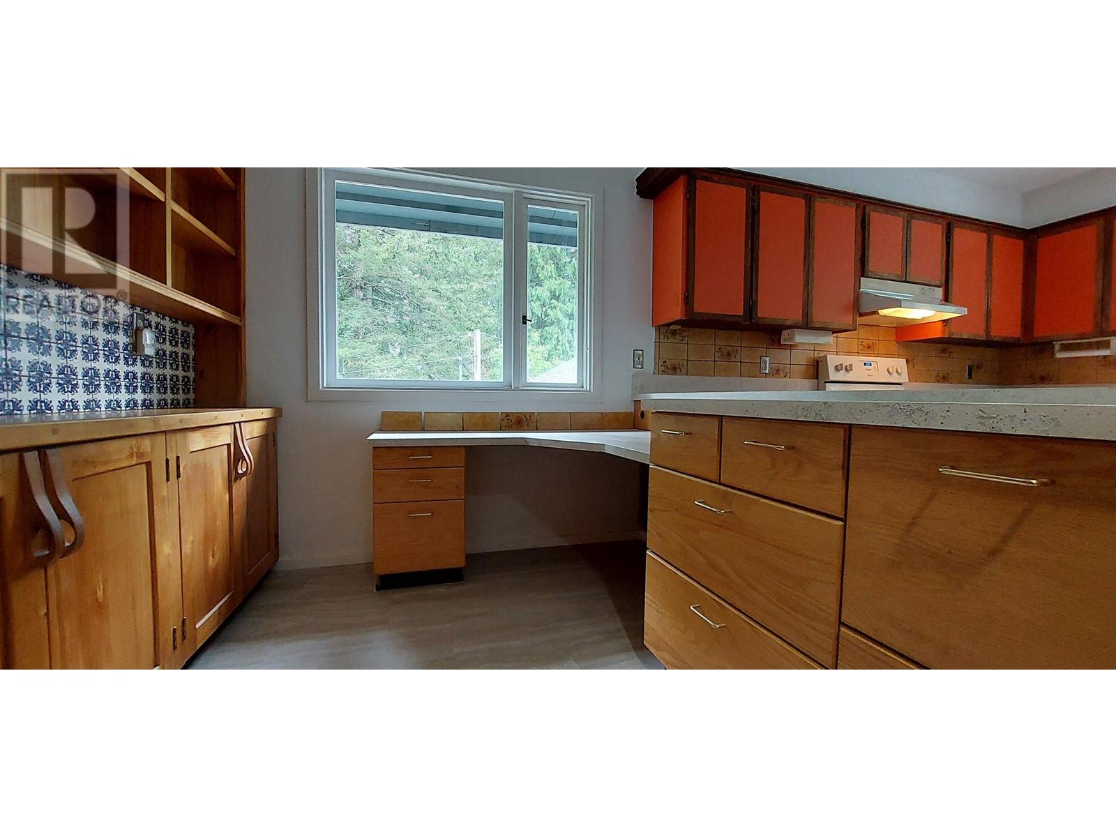 1290 MACKENZIE 20 HIGHWAY, Bella Coola