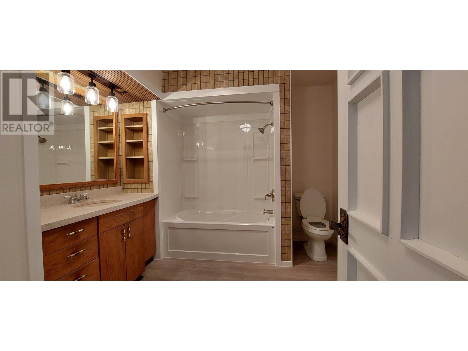 1290 MACKENZIE 20 HIGHWAY, Bella Coola