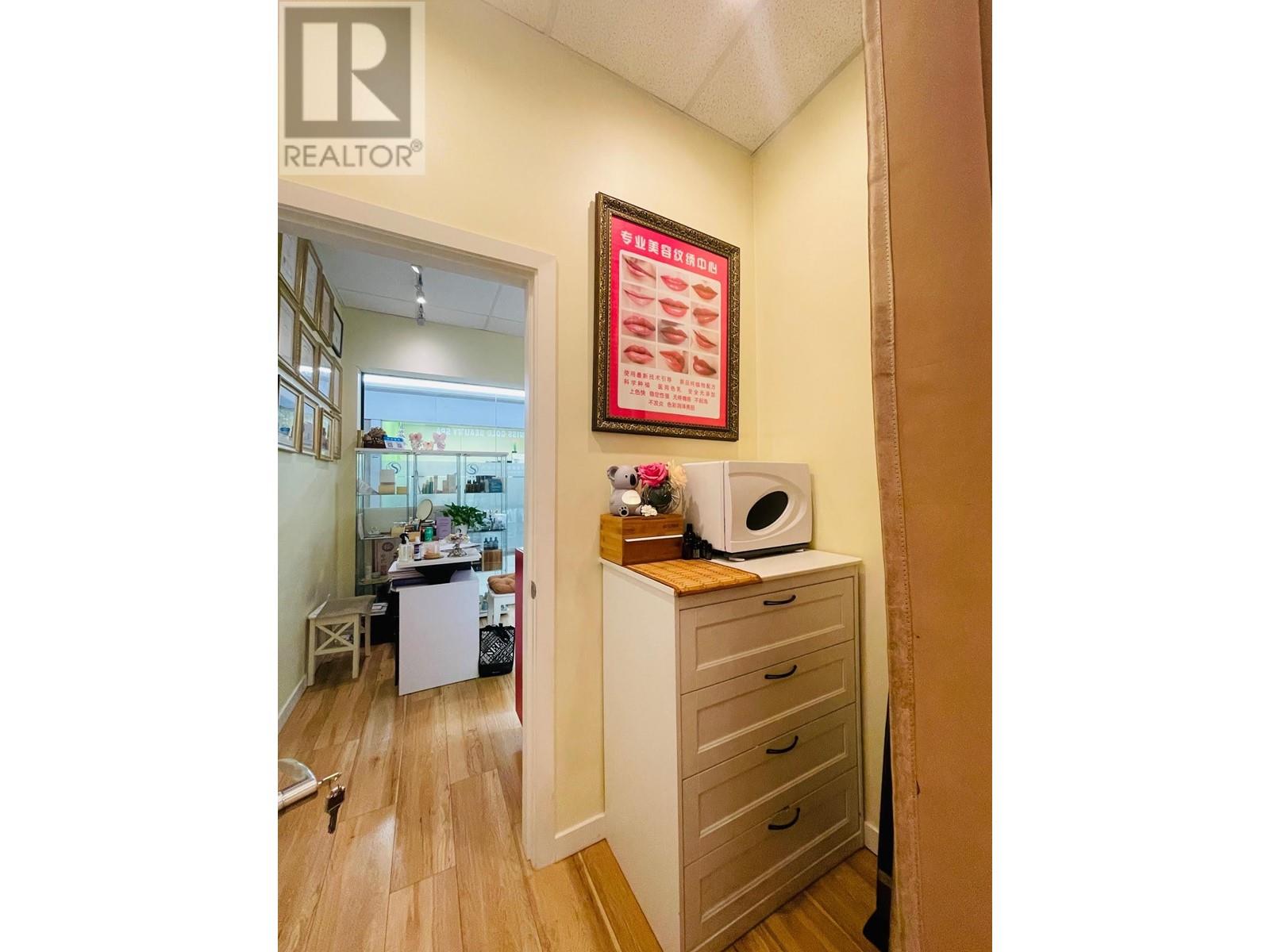 Photo 11 of 3145 4000 No 3 Road, Richmond BC