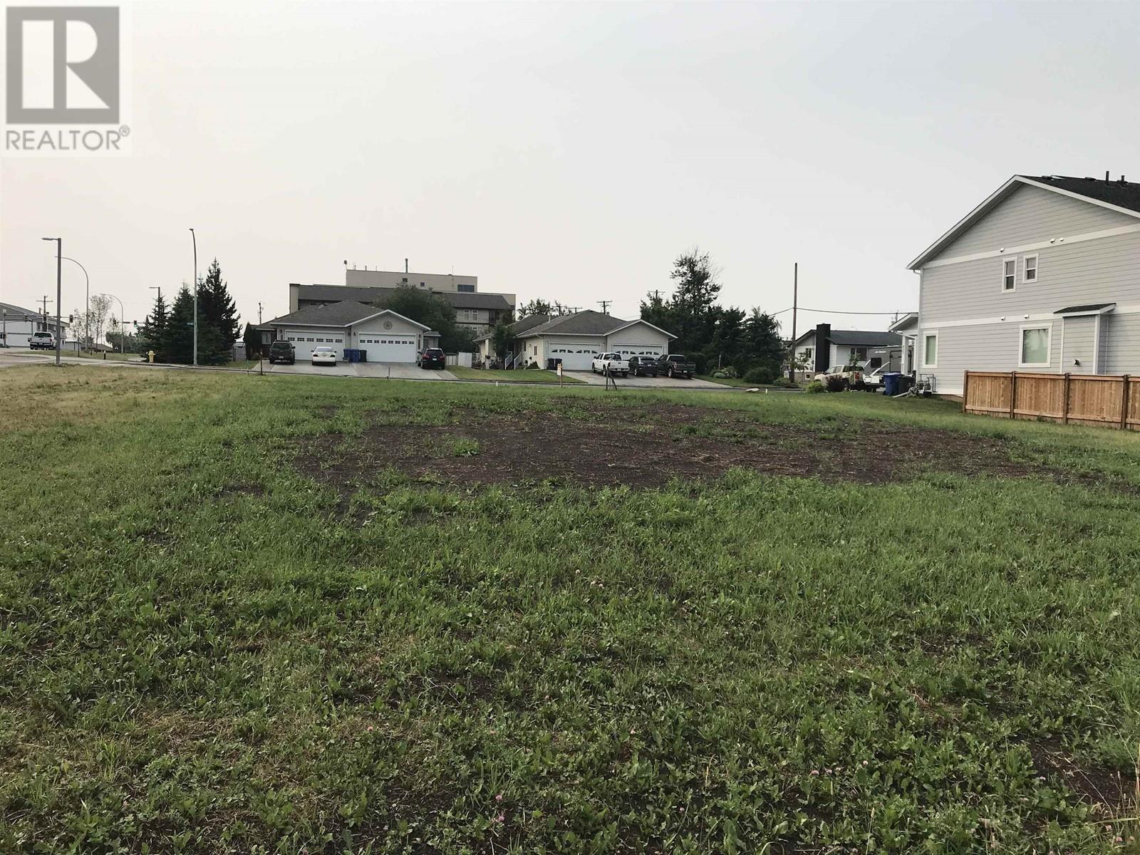 Photo 8 of 10008 111 Avenue, Fort St John BC