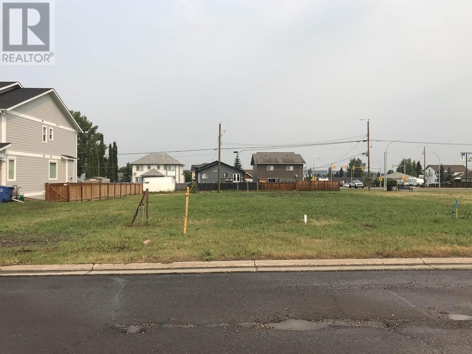 Photo 2 of 10008 111 Avenue, Fort St John BC