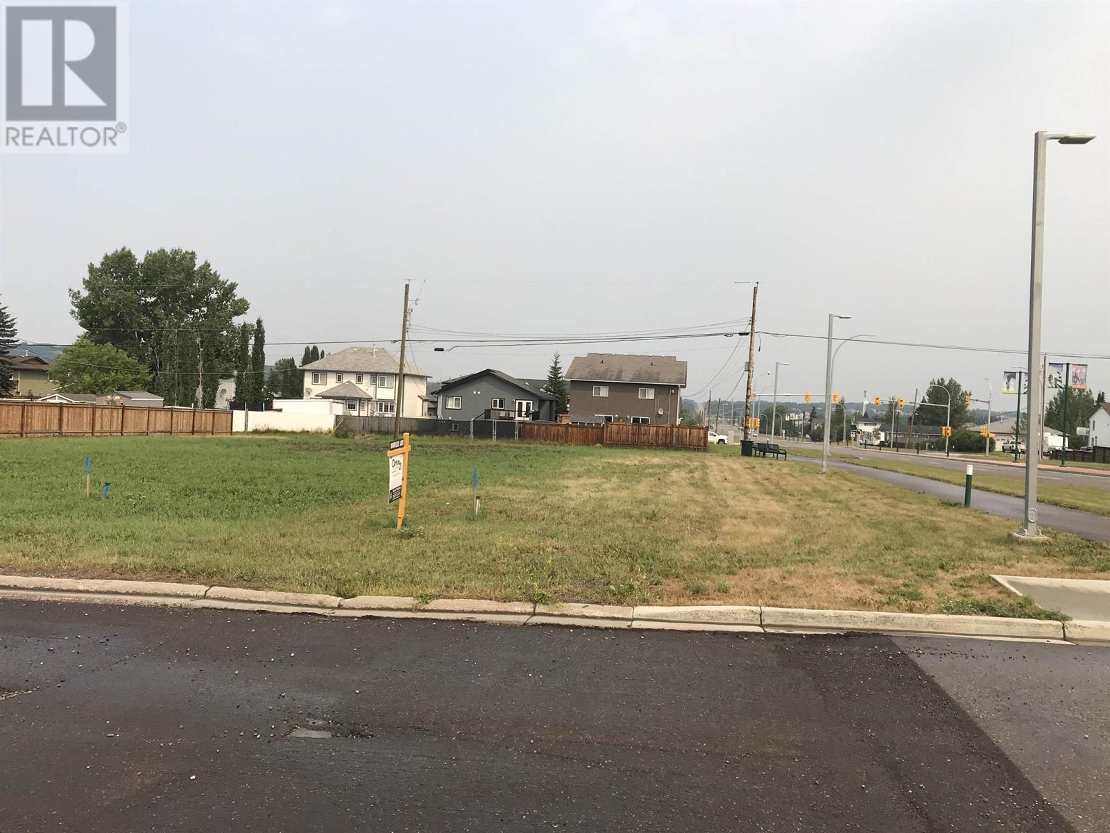 Photo 4 of 10008 111 Avenue, Fort St John BC