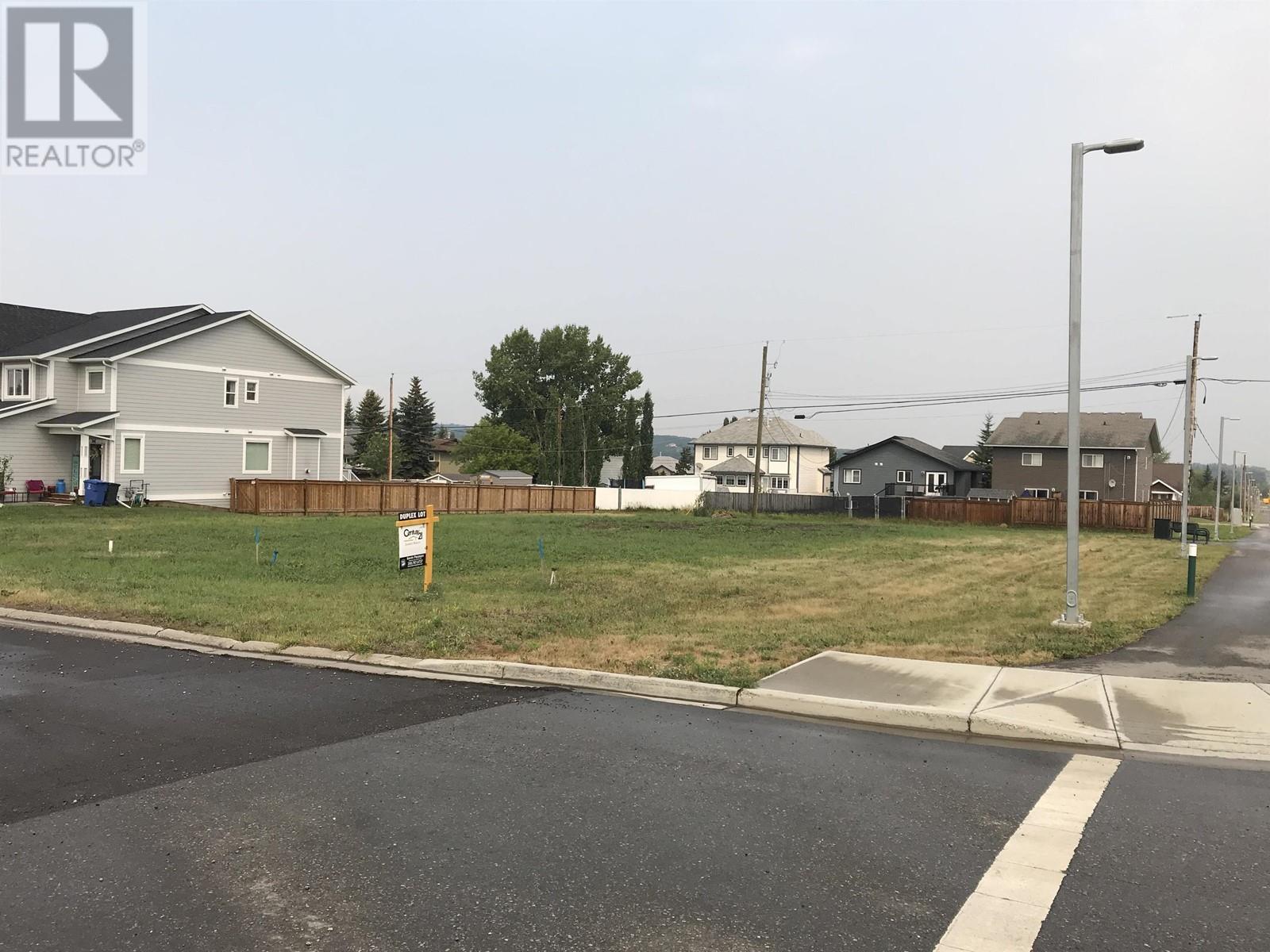 Photo 6 of 10008 111 Avenue, Fort St John BC
