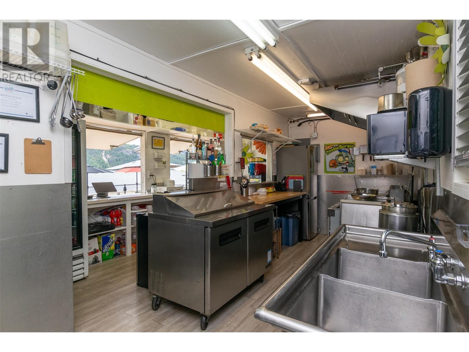  7220 36 Street Northeast, Salmon Arm