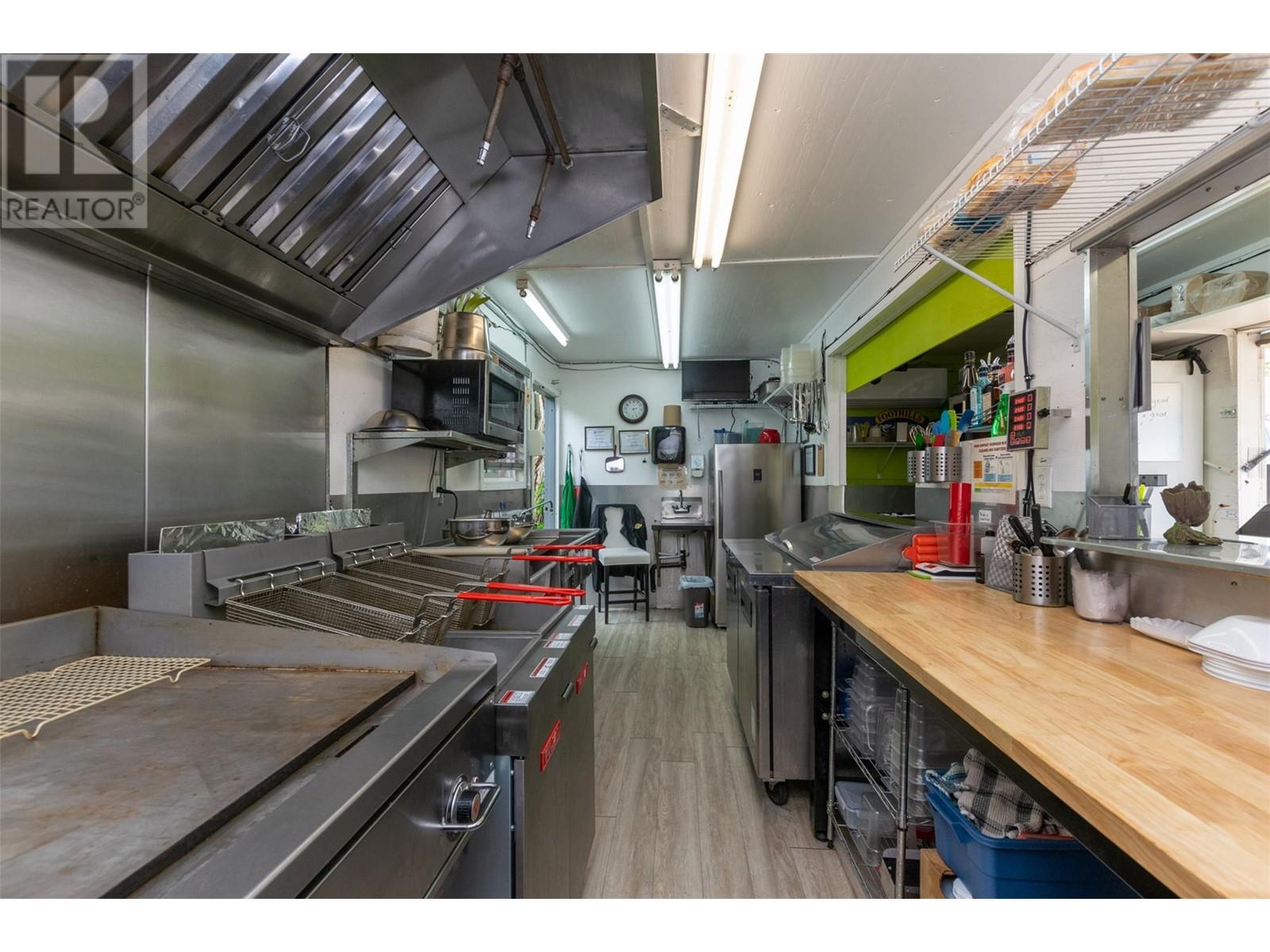  7220 36 Street Northeast, Salmon Arm