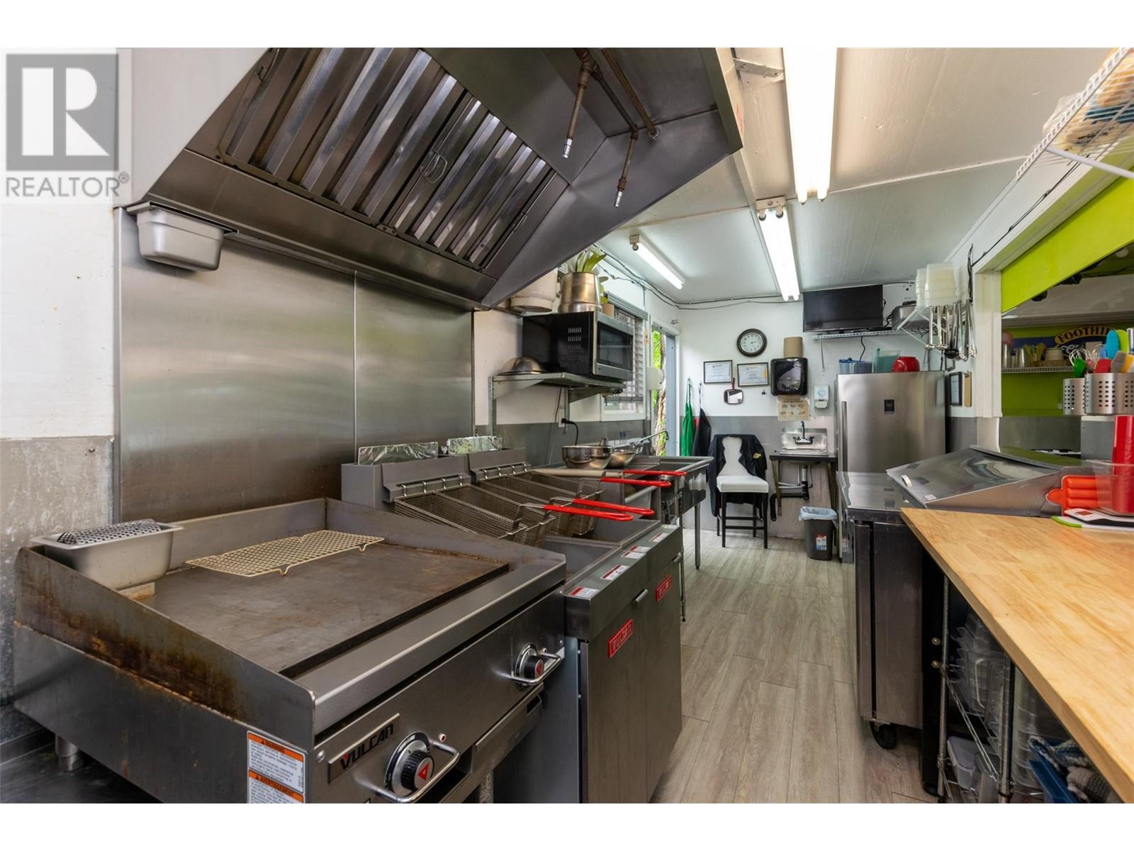  7220 36 Street Northeast, Salmon Arm