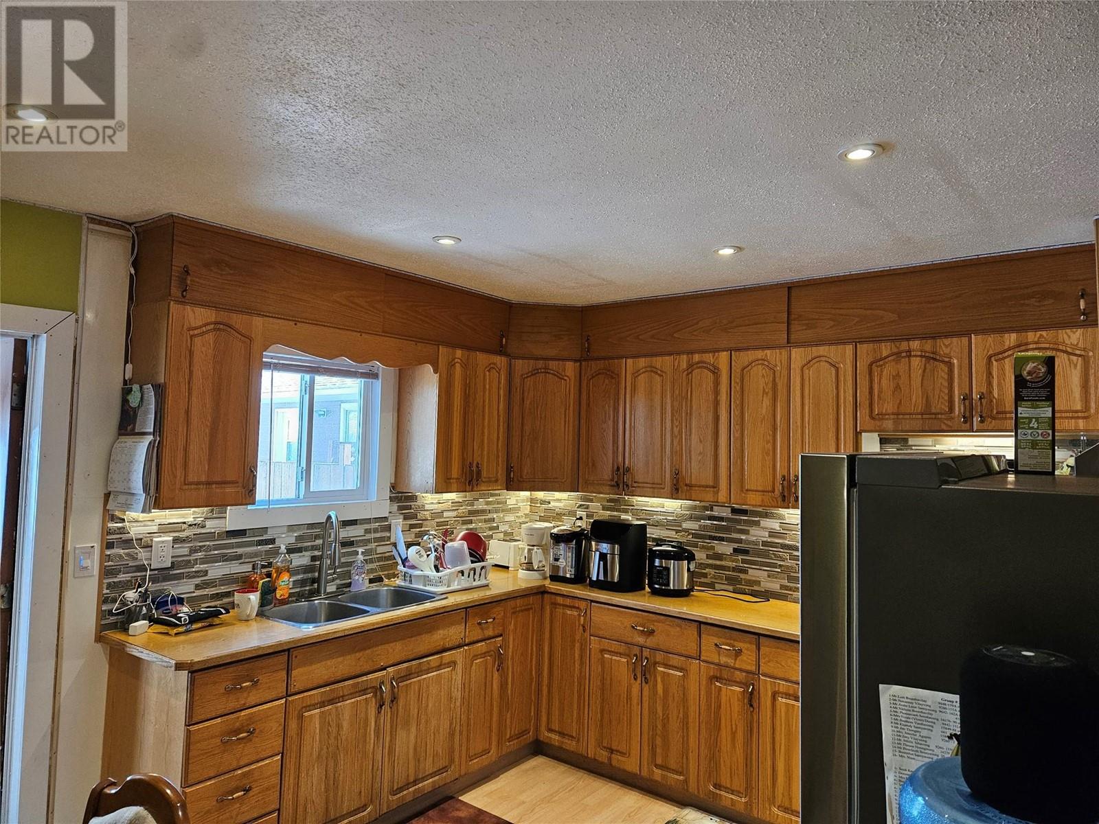 Photo 7 of 504 7th Avenue, Keremeos BC