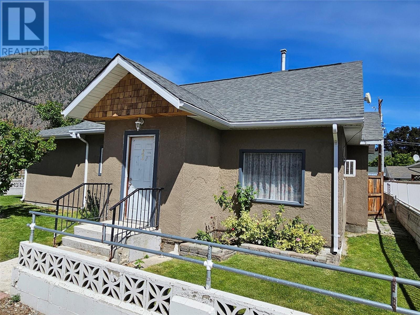 Photo 3 of 504 7th Avenue, Keremeos BC