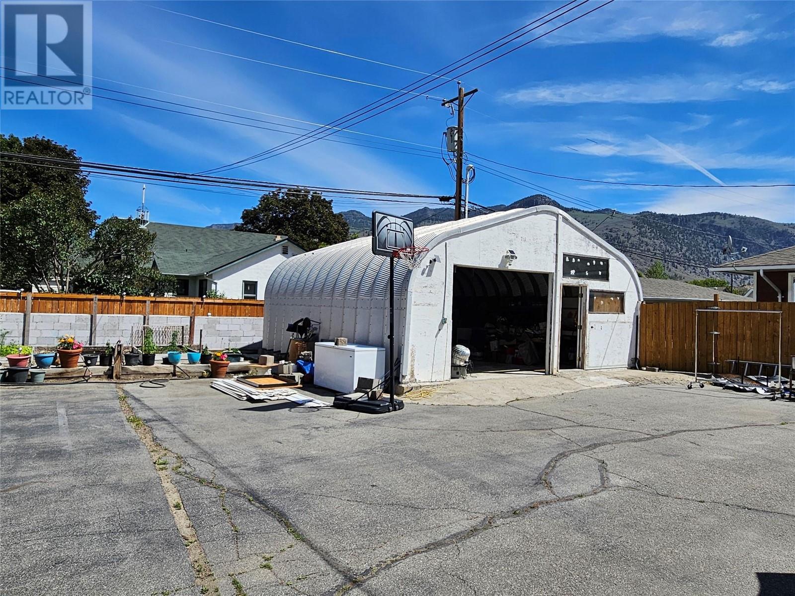 Photo 4 of 504 7th Avenue, Keremeos BC
