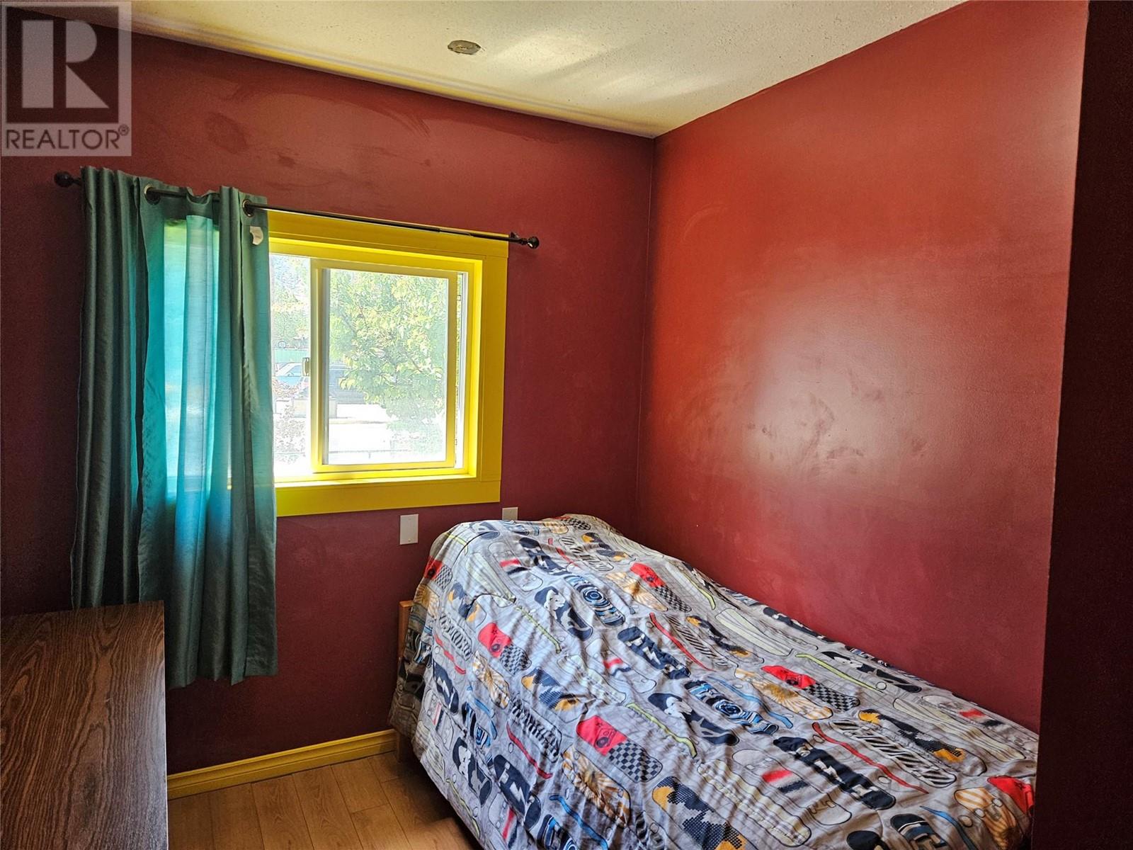 Photo 11 of 504 7th Avenue, Keremeos BC