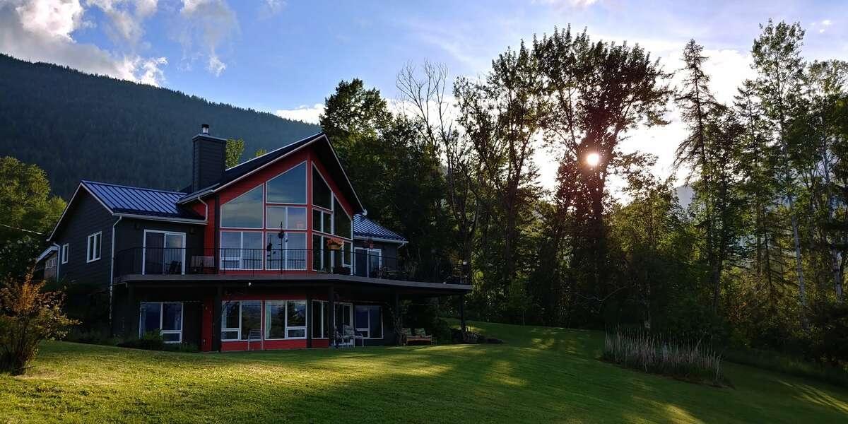 1067 Simmons Road, Creston