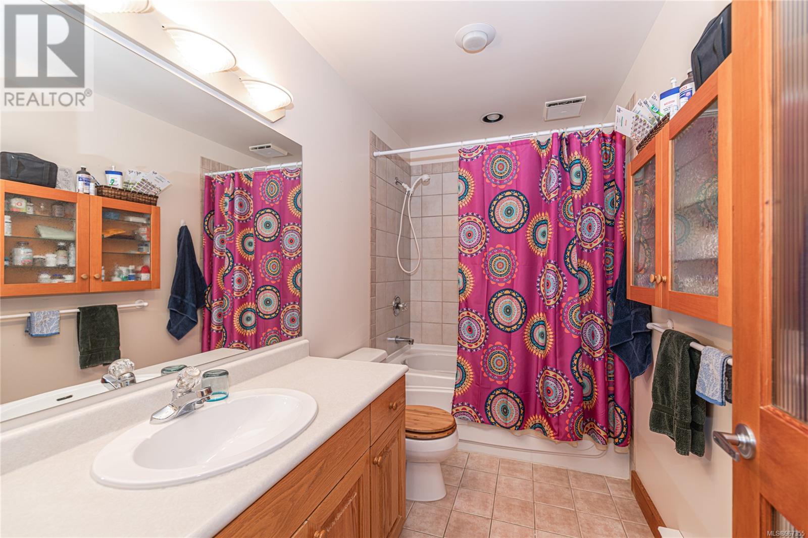 #20 133 Corbett Rd - 26