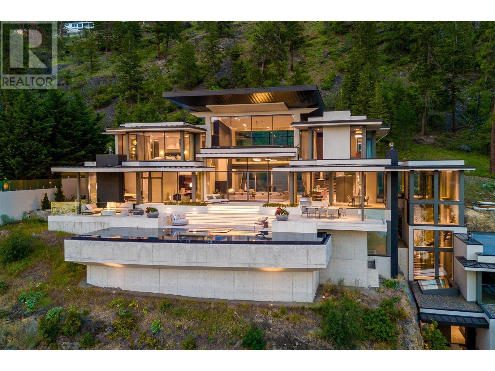 20 180 Sheerwater Court, Kelowna