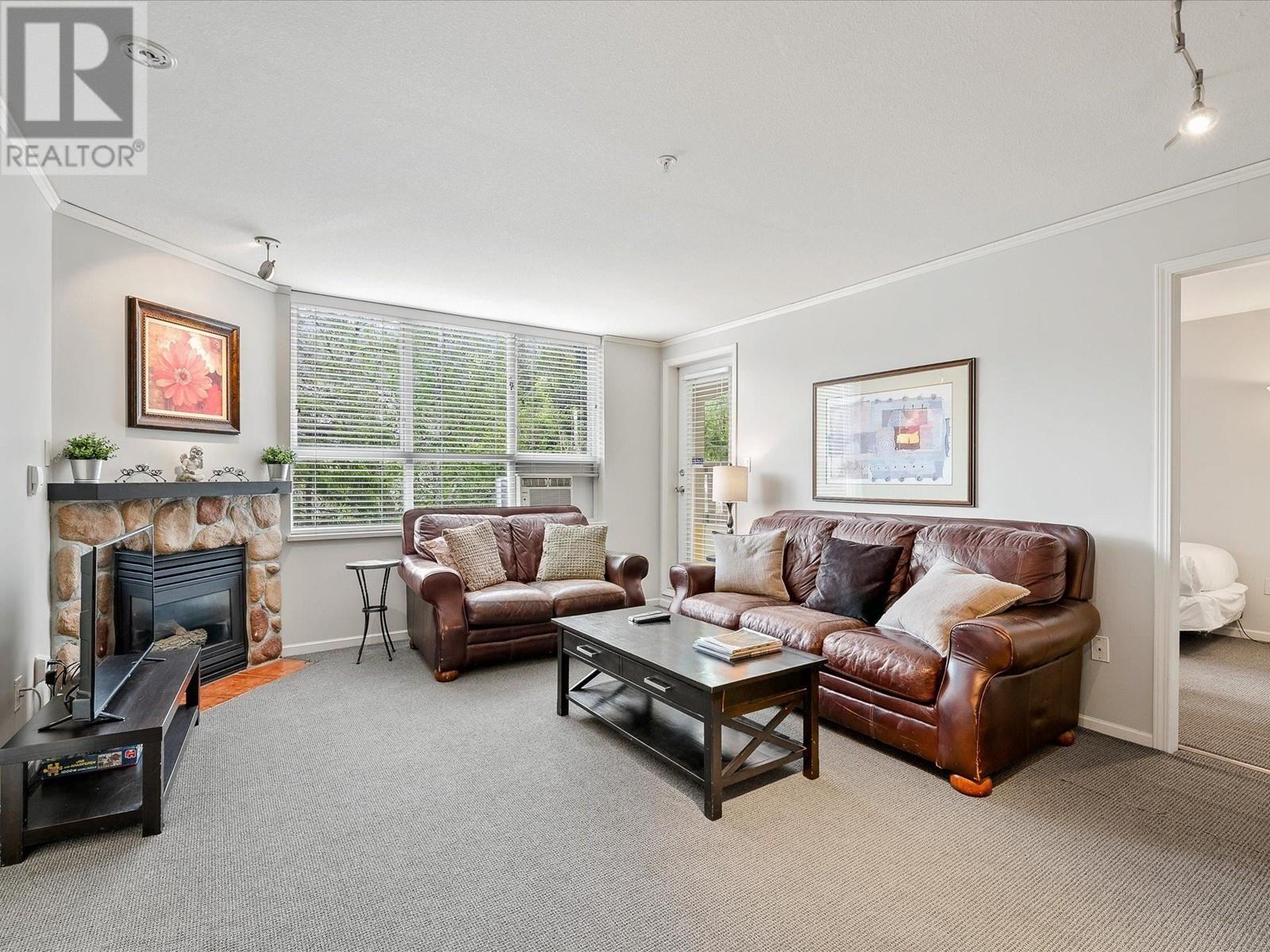 215 4314 MAIN Street - photo 2