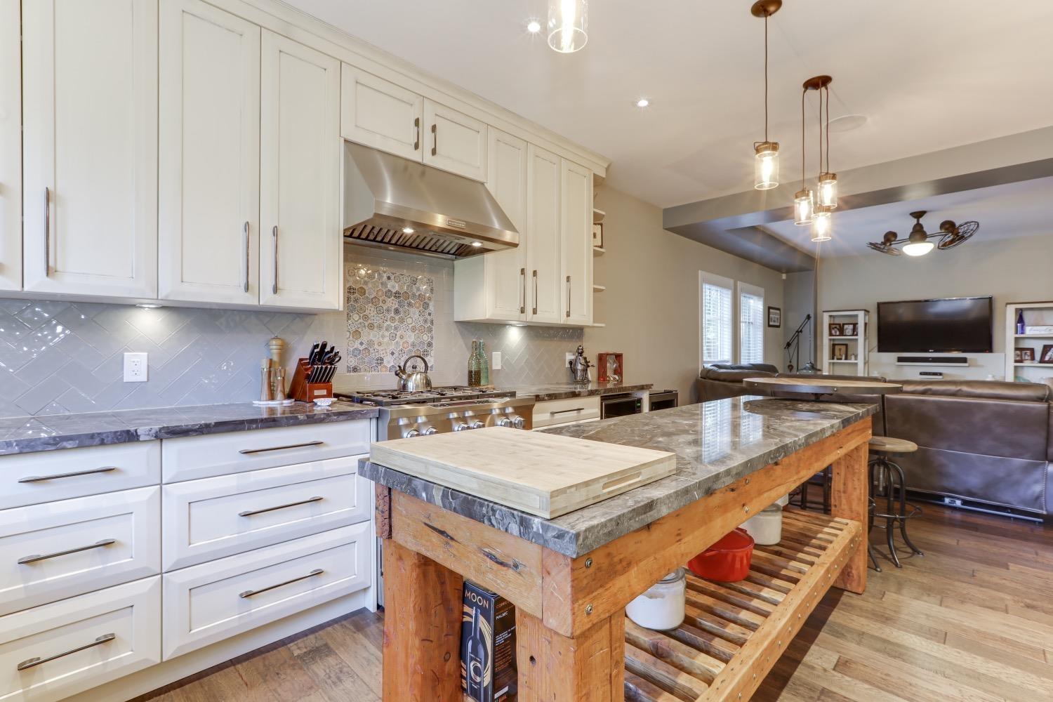 19618 24 AVENUE, Langley real estate listing R2857555