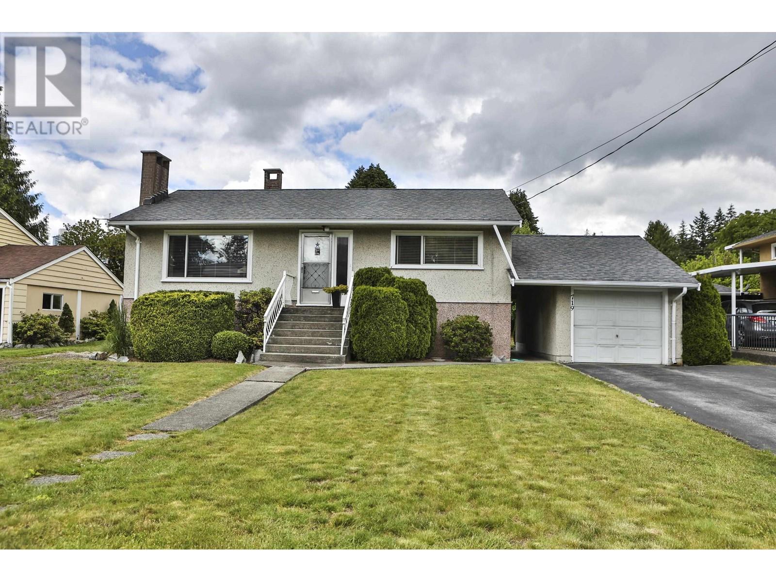 719 Ivy Avenue, Coquitlam