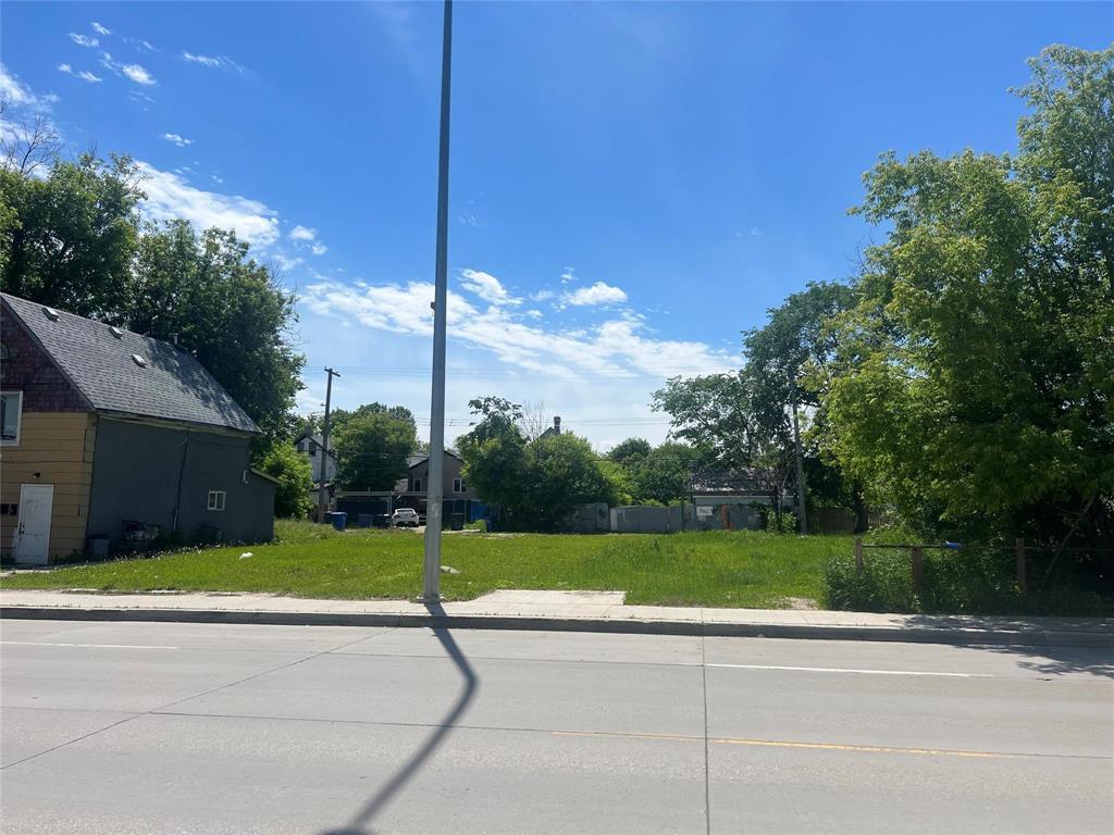 Vacant Land For Sale | 702 Selkirk Avenue | Winnipeg | R2W2N3