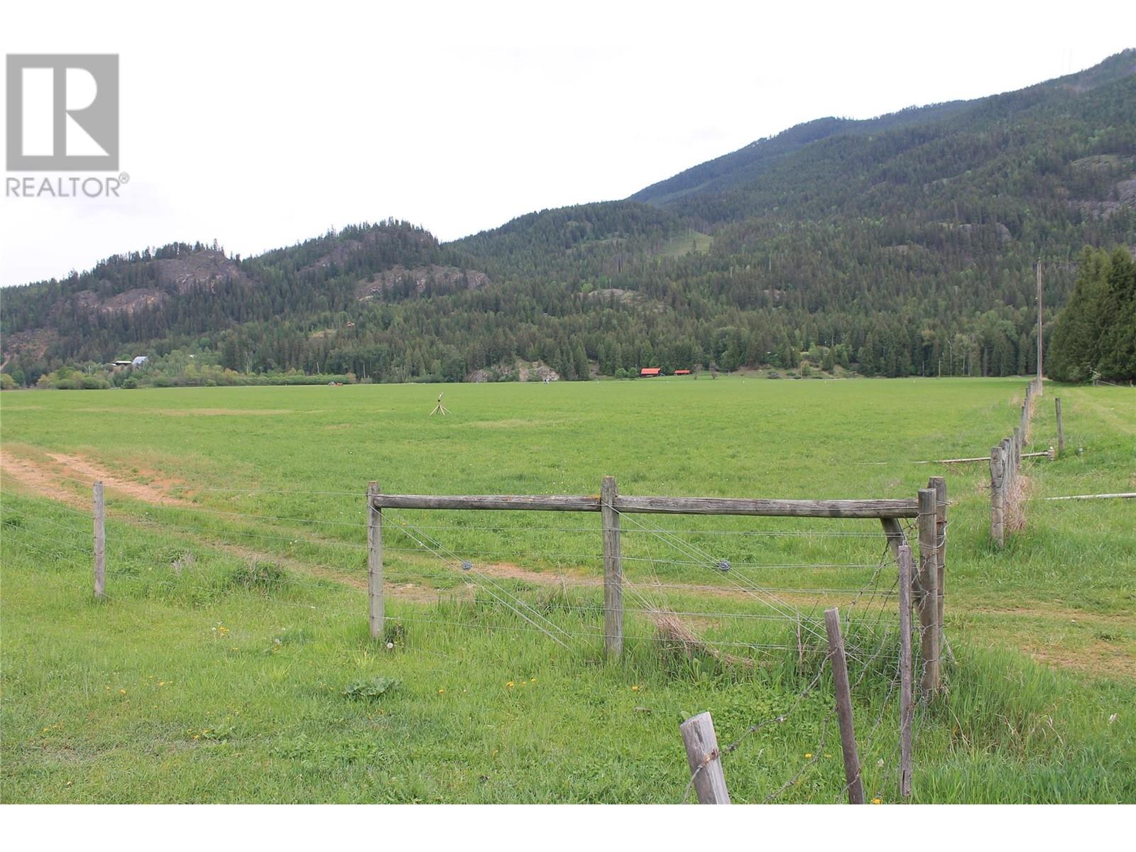  1984 Lumby Mabel Lake Road, Lumby